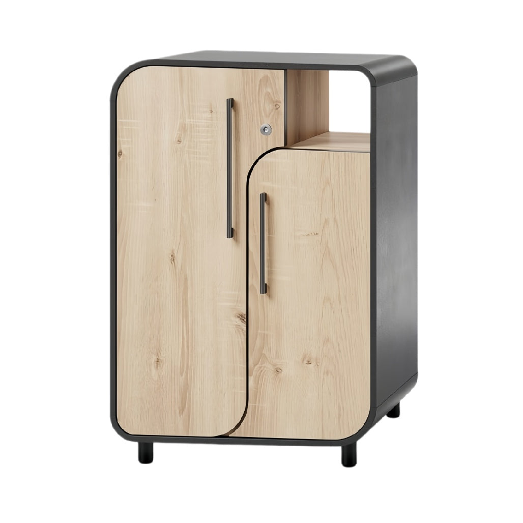 Moderne houten opbergkast met zwarte accenten